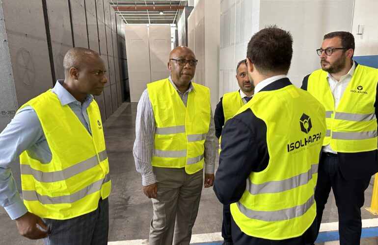 Industria 4.0, l'Ambasciatore del Regno del Lesotho arriva in Isolkappa