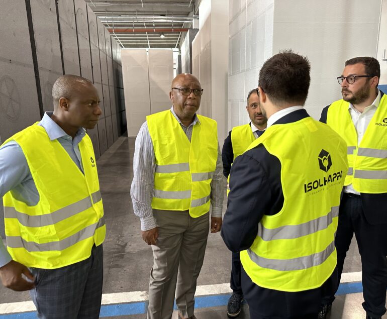 Industria 4.0, l'Ambasciatore del Regno del Lesotho arriva in Isolkappa