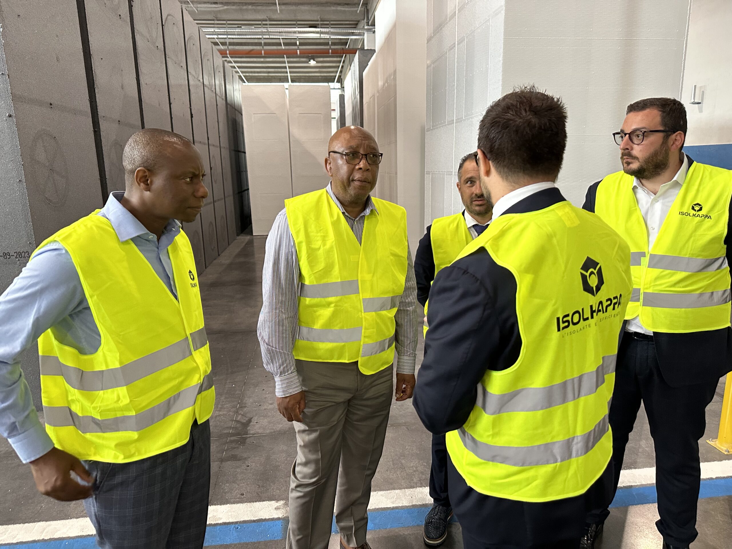 Industria 4.0, l'Ambasciatore del Regno del Lesotho arriva in Isolkappa